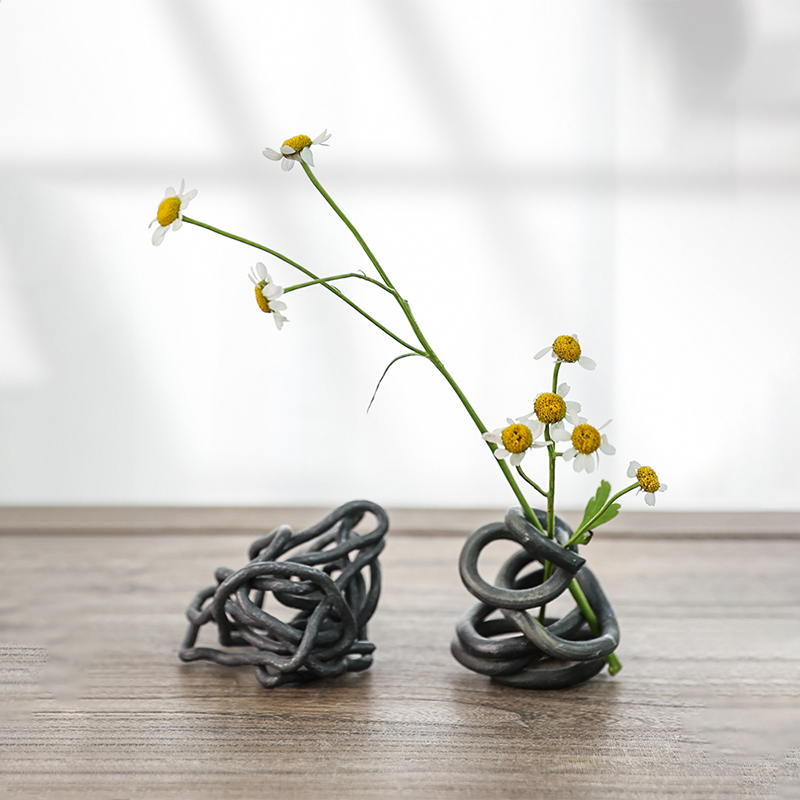 Japanischer Ikebana Kenzan Blu – Flower Frog Pin Bewertung und Preis